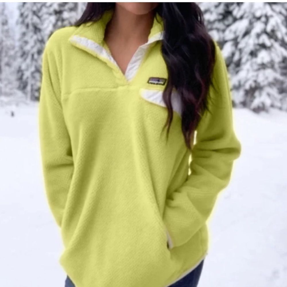 Patagonia Women's Re-Tool Snap-T Fleece Pullover Neon Yellow Size S